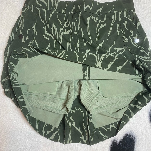 Athleta Vienna Cargo Skort in Olive and Eucalyptus Green - Picture 7 of 11